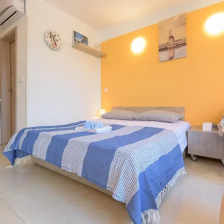 Orange - Garden Terrace